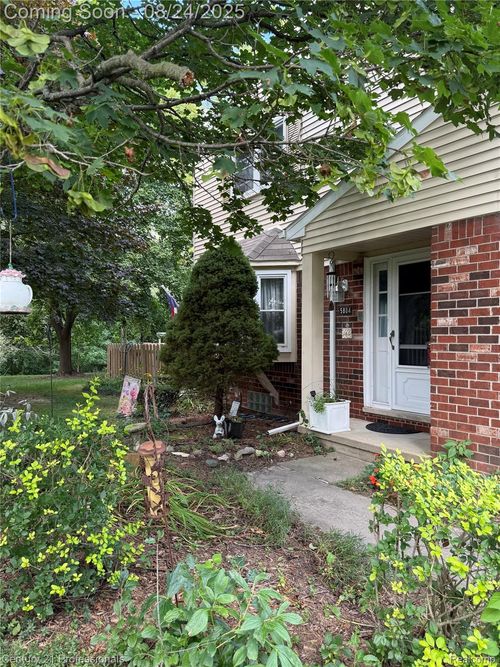 5804 Northfield Pkwy, Troy, MI, 48098-5124 | Card Image