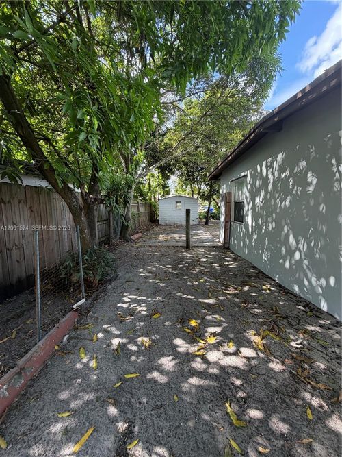 6110 Monroe St, Hollywood, FL, 33023-1359 | Card Image