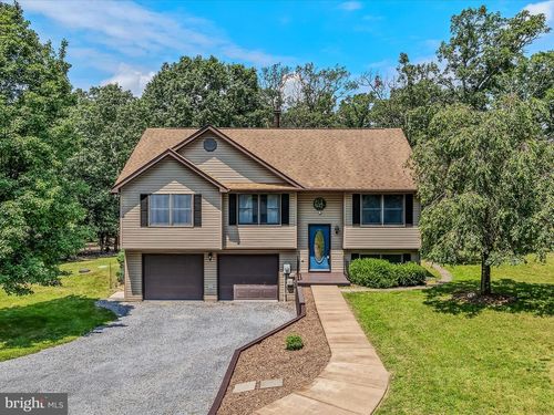 158 Phoebe Ln, BERKELEY SPRINGS, WV, 25411-3885 | Card Image