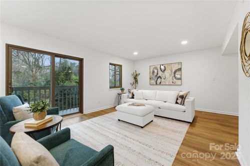 3655 Maple Glenn Ln, Charlotte, NC, 28226-4824 | Card Image