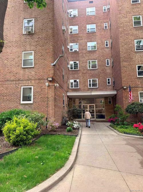 5e-4455 Kissena Boulevard, New York, NY, 11355 | Card Image