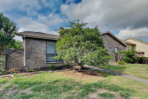 1702 Hartford Dr, Carrollton, TX, 75007-2619 | Card Image