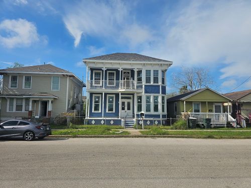 2724 Avenue L, Galveston, TX, 77550 | Card Image