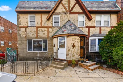 61 65th St, Middle Village, NY, 11379-1027 | Card Image