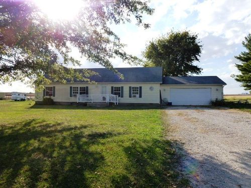 6009 Park Rd, Clinton, IL, 61727-8968 | Card Image