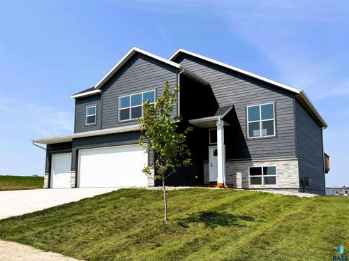 2609 S Copper Creek Ave, Sioux Falls, SD, 57110 | Card Image