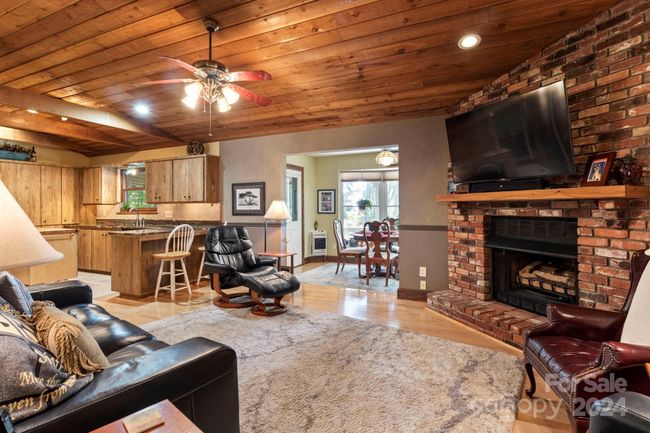 134 Wolfs Head Ct, House other with 4 bedrooms, 4 bathrooms and null parking in Mars Hill NC | Image 12