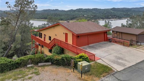 2882 Saddle Way, Bradley, CA, 93426-9612 | Card Image