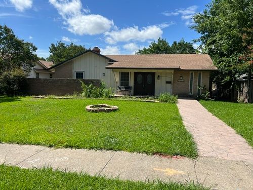 3810 Crater Lake Ct, Irving, TX, 75062-4015 | Card Image