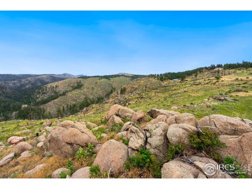 865 Redstone Dr, Bellvue, CO, 80512-6315 | Card Image