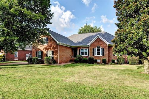 325 Waltz Farm Dr, Williamsburg, VA, 23185-2601 | Card Image