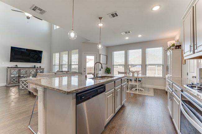 1613 Frankford Dr, House other with 5 bedrooms, 3 bathrooms and null parking in Forney TX | Image 11
