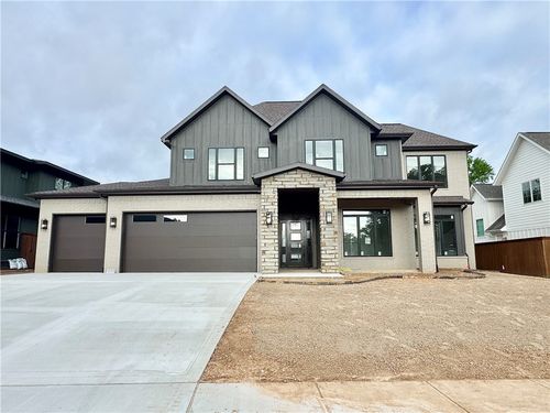 111 Nw Trail Ridge Rd, Bentonville, AR, 72712-3119 | Card Image