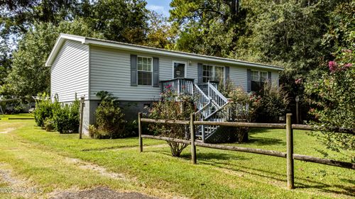 1035 W Bay St, Belhaven, NC, 27810-1101 | Card Image