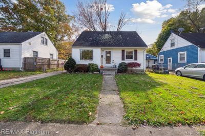 3226 Arizona Avenue, Home with 3 bedrooms, 1 bathrooms and null parking in Flint MI | Image 1