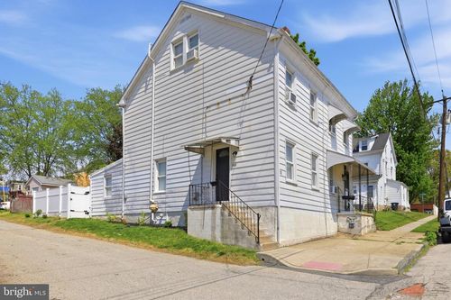712 Wells St, CONSHOHOCKEN, PA, 19428-1742 | Card Image