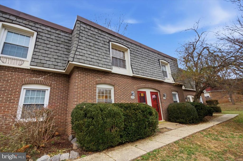 Residential in SPRINGFIELD 4