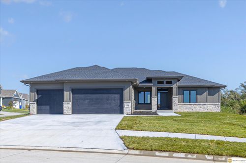 21201 Boyd St, Omaha, NE, 68116 | Card Image