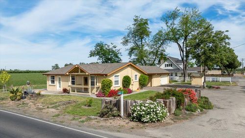 607 E Keyes Rd, Ceres, CA, 95307-9558 | Card Image