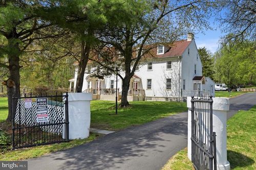 2153 Old Lincoln Hwy, LANGHORNE, PA, 19047-3239 | Card Image