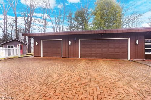 2479 Tibbetts Wick Rd, Girard, OH, 44420-1234 | Card Image