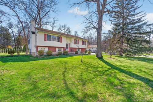 12 Wildwood Dr, Wappingers Falls, NY, 12590-2036 | Card Image