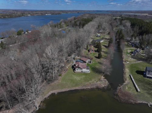 352 Canal Ln, North Hero, VT, 05474-9674 | Card Image
