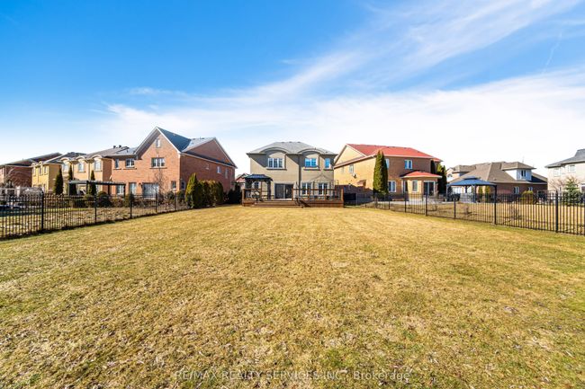 5 Belleville Dr, House other with 6 bedrooms, 5 bathrooms and 6 parking in Brampton ON | Image 47