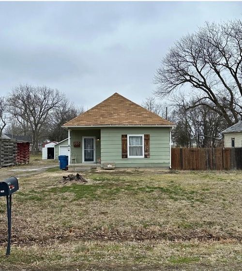 205 E Maple St, Liberal, MO, 64762-9267 | Card Image