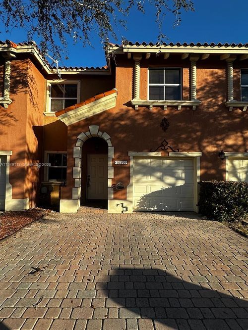 15205-15205 Sw 30th Ter, Miami, FL, 33185-5639 | Card Image