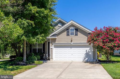 1 Hylton Rd, Woolwich Township, NJ, 08085-2592 | Card Image