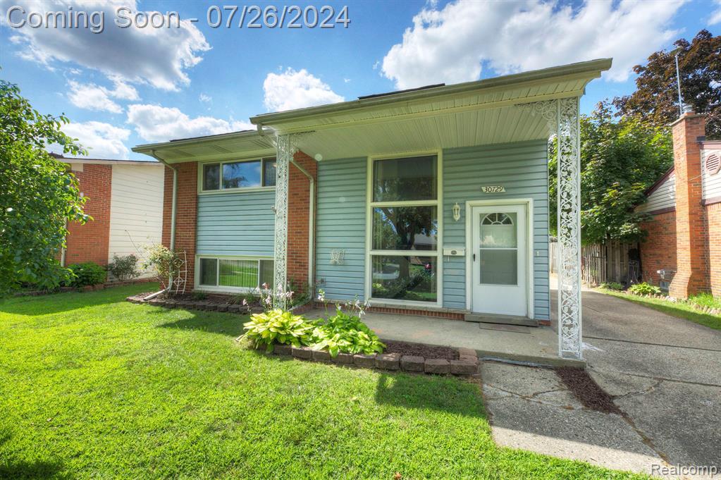 Birchwood St, Westland, MI 48186