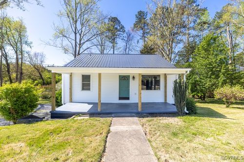 610 Dinwiddie Ave, BLACKSTONE, VA, 23824-1524 | Card Image