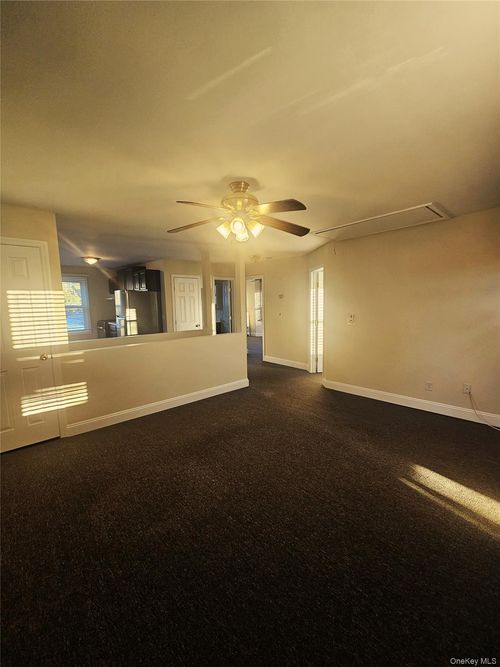 23 Bellemeade Ave, Smithtown, NY, 11787-1801 | Card Image