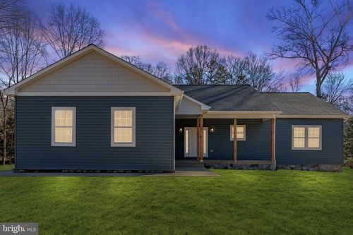 6581 Valley Dr, WARRENTON, VA, 20187-4602 | Card Image