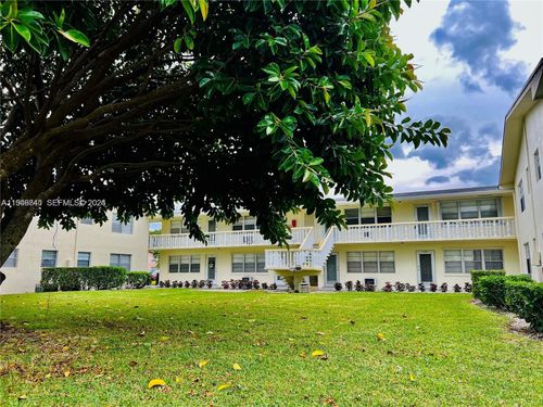 316-316 Camden N, West Palm Beach, FL, 33417-2043 | Card Image