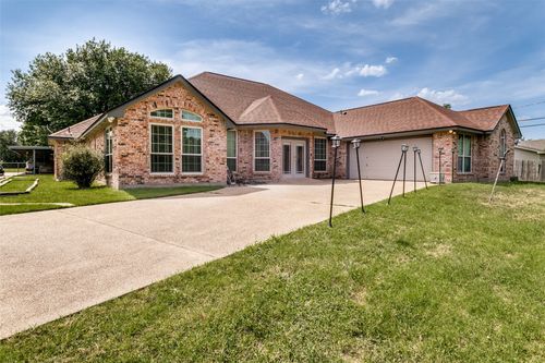 1425 Tobie Layne St, Benbrook, TX, 76126-3852 | Card Image