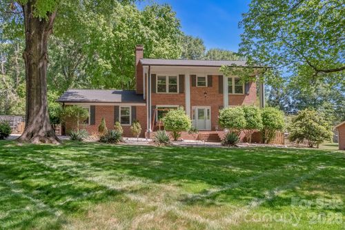 6070 Ferncliff Dr Nw, Concord, NC, 28027-2926 | Card Image