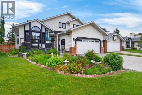 76 Edgepark Rd Nw, Calgary, AB, T3A4P8 | Card Image