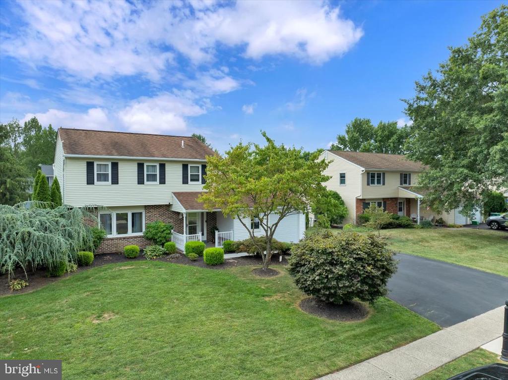 Roxbury Rd, Hatfield, PA 19440
