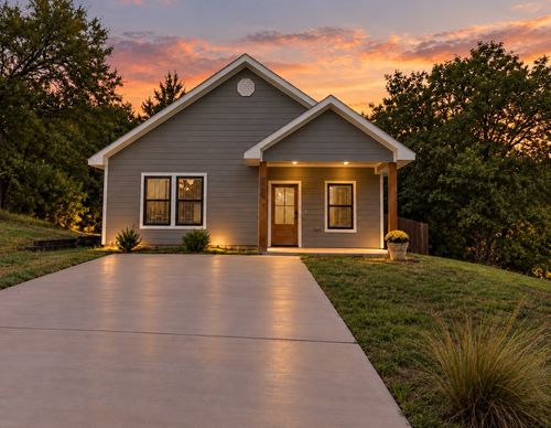 225 E Washington St, Denison, TX, 75021-2570 | Card Image