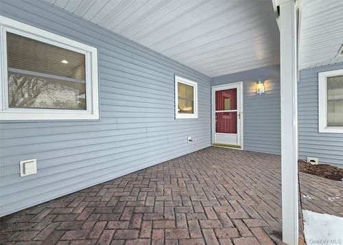 35 Segatogue Ln, South Setauket, NY, 11720-1232 | Card Image