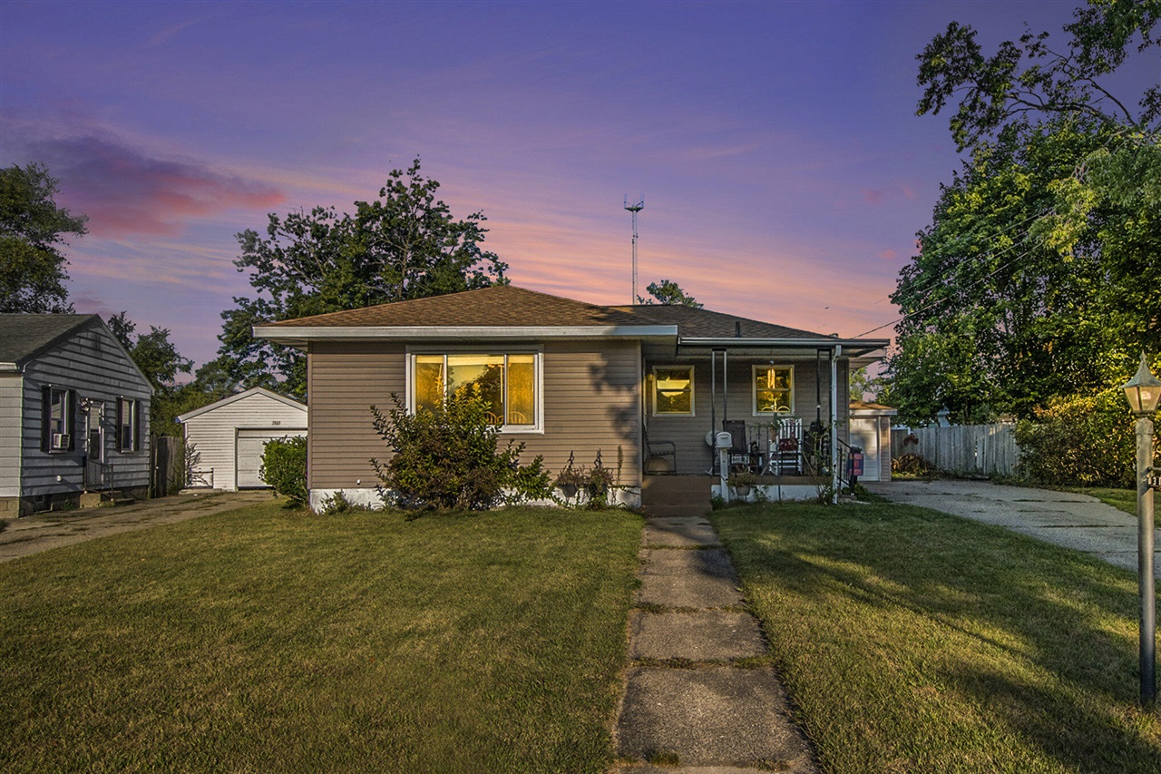 Englehurst Ave, Grand Rapids, MI 49548