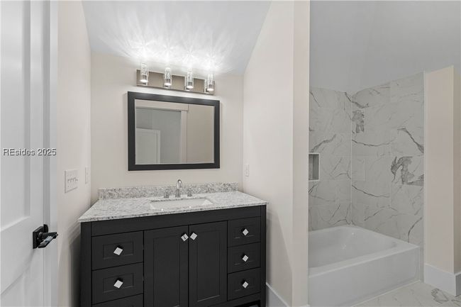 Bath 4 | Image 50