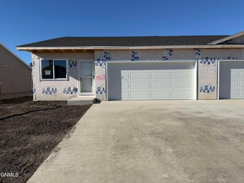 1564 47th Loop Se, Minot, ND, 58701-4408 | Card Image