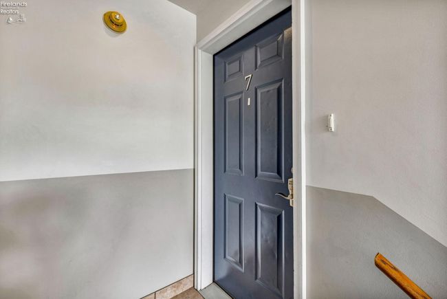 7 - 1230 Tri Motor Dr, Condo with 2 bedrooms, 2 bathrooms and null parking in Put-In-Bay OH | Image 6