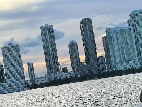 2810-1750 N Bayshore Dr, Miami, FL, 33132-3211 | Card Image