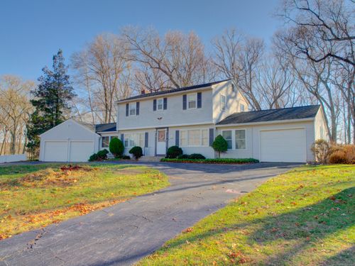 26 Pinecrest Rd, North Stonington, CT, 06359-1526 | Card Image