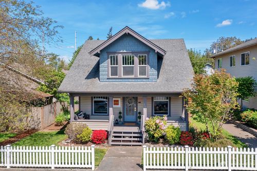250 Se Andrews St, Issaquah, WA, 98027-3416 | Card Image