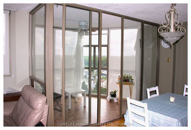 1409 - 2760 Carousel Cres, Condo with 2 bedrooms, 2 bathrooms and 1 parking in Gloucester ON | Image 23